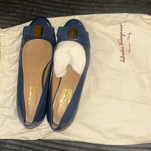 Salvatore ferragamo flats size 7.5